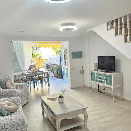 New Positive Vibes Holidays Home, Playa De Americas, Tenerife *